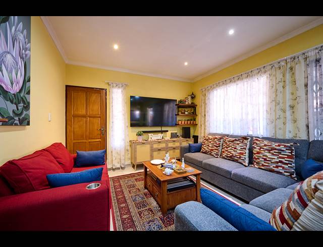 3 BEDROOM TOWNHOUSE FOR SALE IN HALFWAY GARDENS